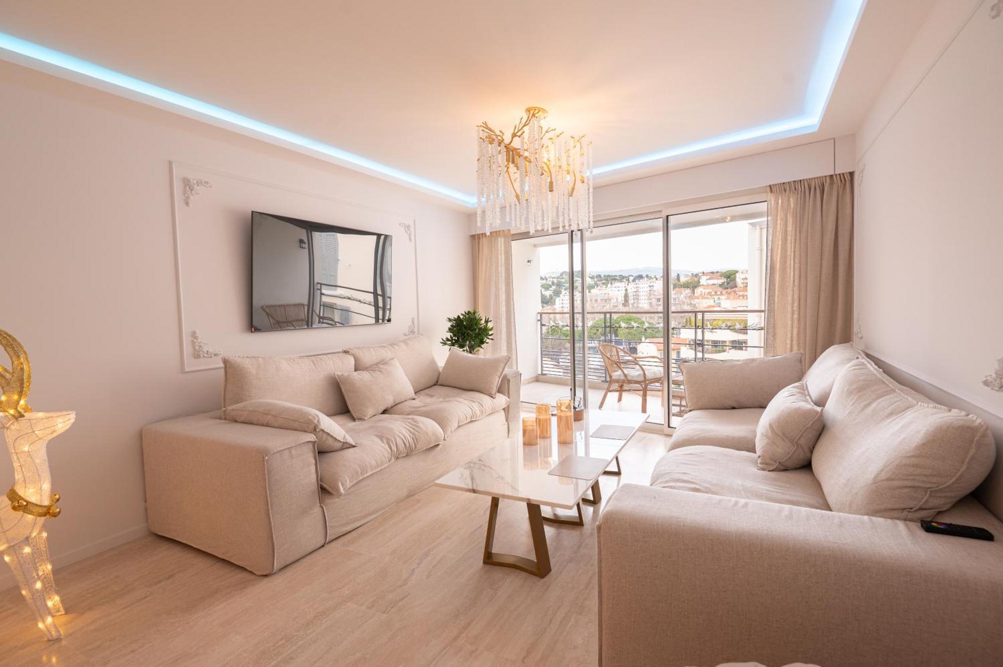 2-bedroom Luxurious With Balcony And Parking