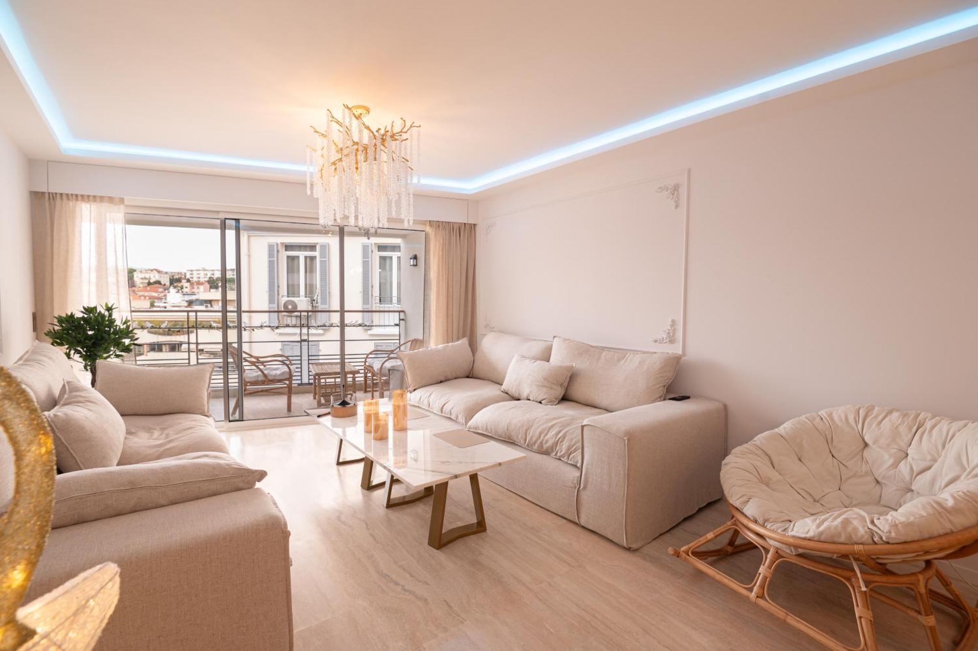 2-bedroom Luxurious With Balcony And Parking