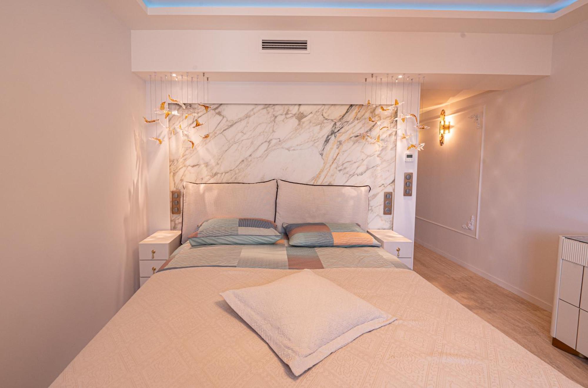 2-bedroom Luxurious With Balcony And Parking Apartment Cannes
