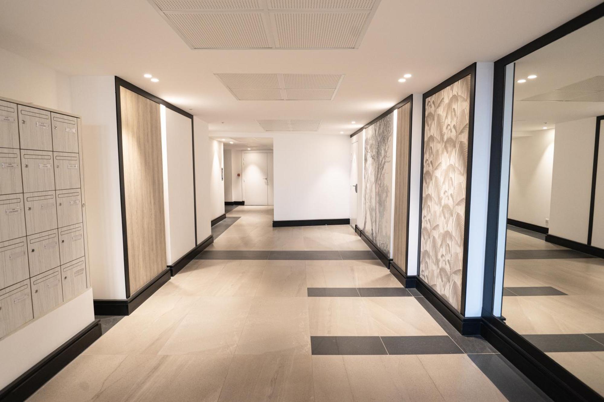 2-bedroom Luxurious With Balcony And Parking Cannes